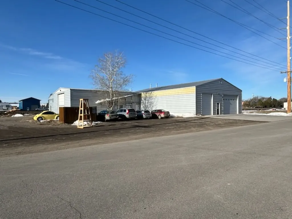 412 E Railroad Avenue N Manhattan MT 59741
