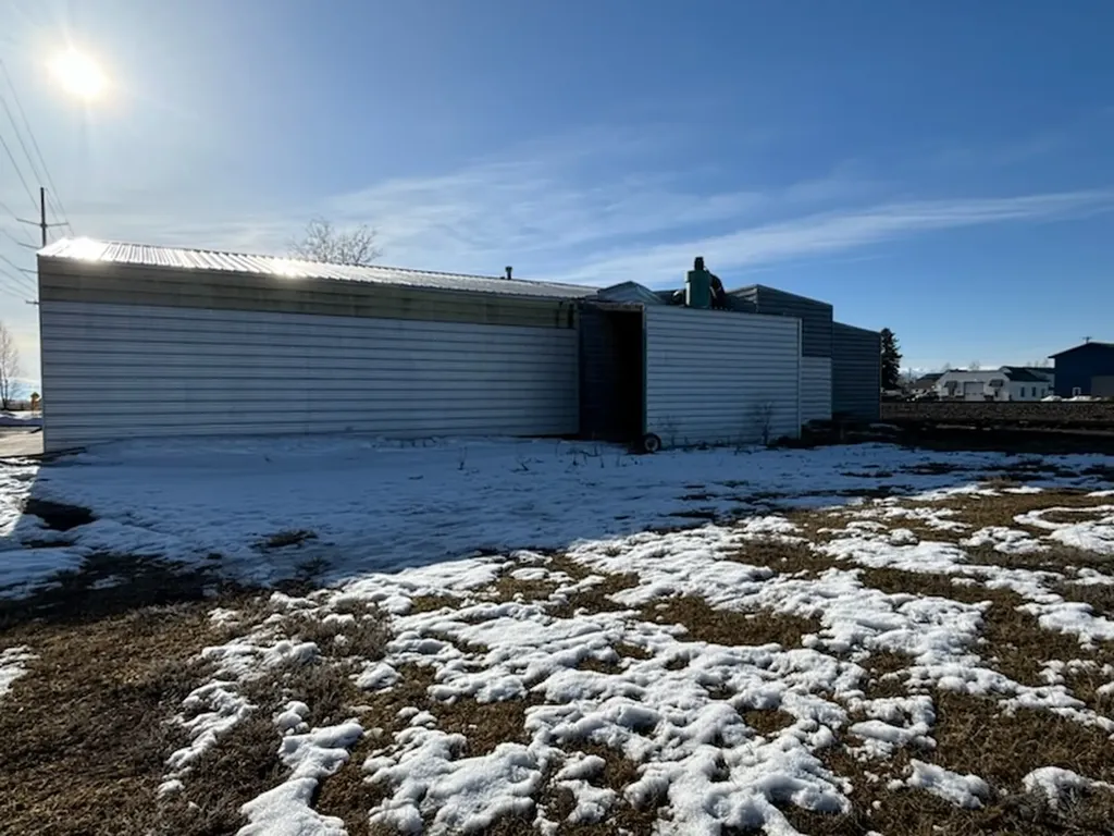 412 E Railroad Avenue N Manhattan MT 59741