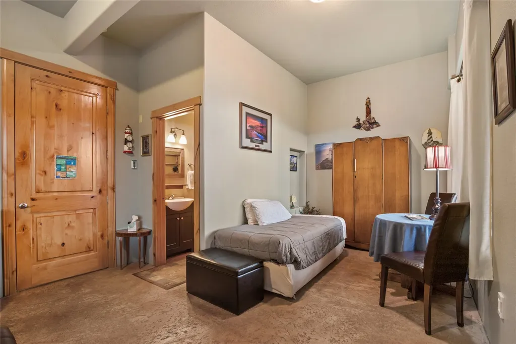 16995 Us Highway 2 Troy MT 59935