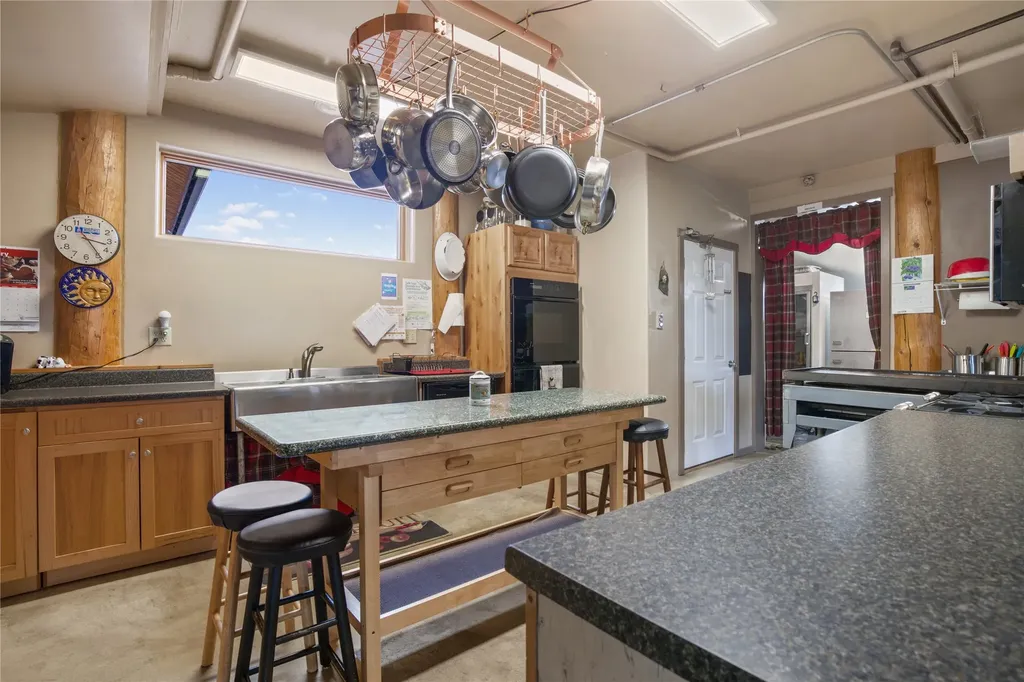 16995 Us Highway 2 Troy MT 59935