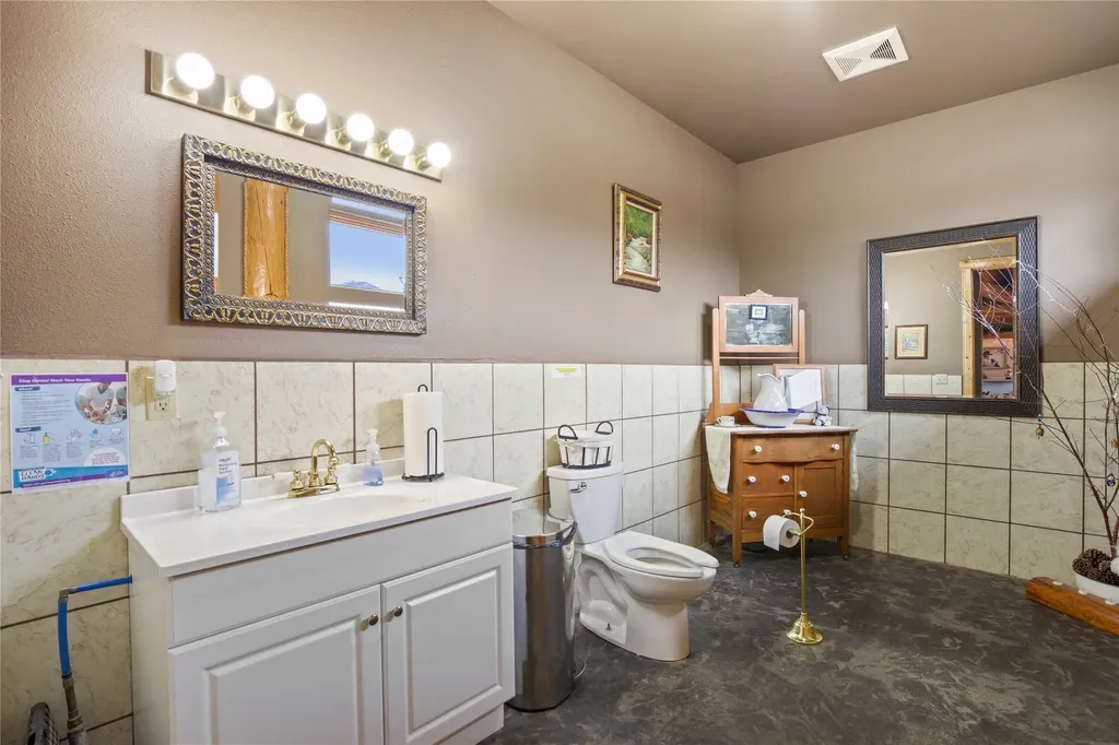 16995 Us Highway 2 Troy MT 59935