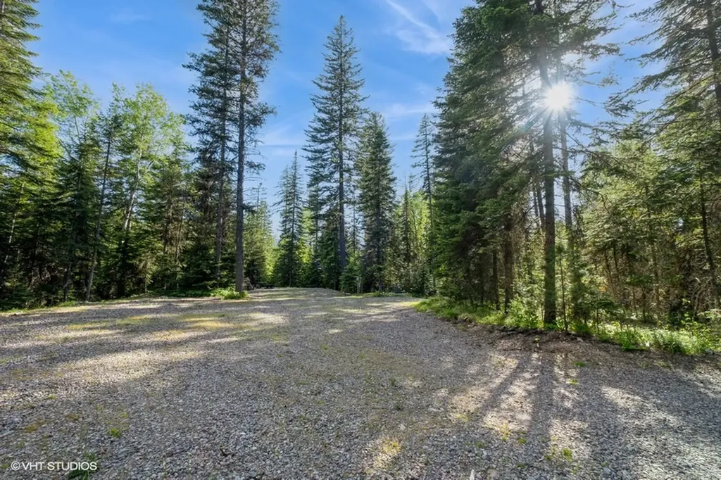 19132 High Road Lane Bigfork MT 59911