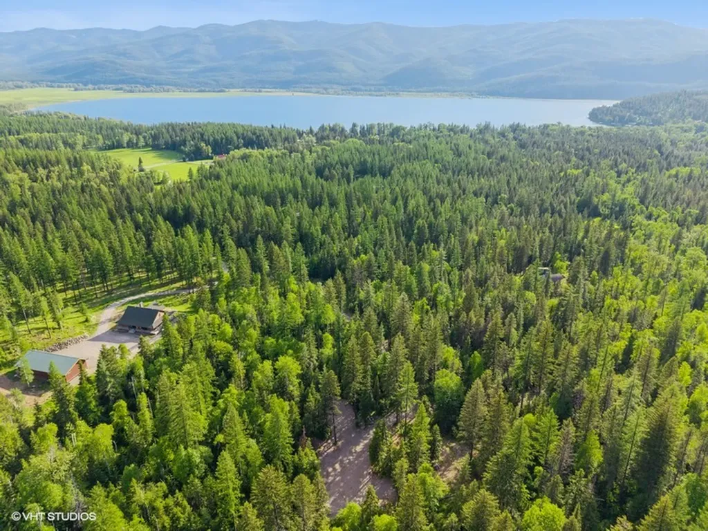 19132 High Road Lane Bigfork MT 59911