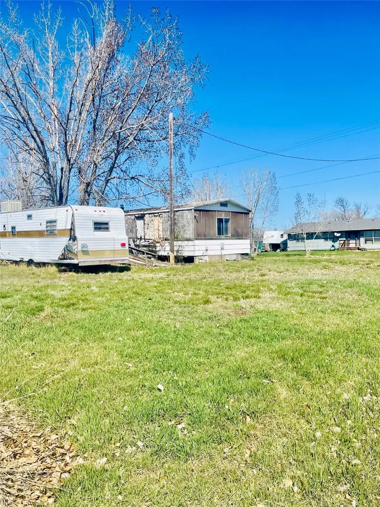 1314 Missouri Street NW Chinook MT 59523