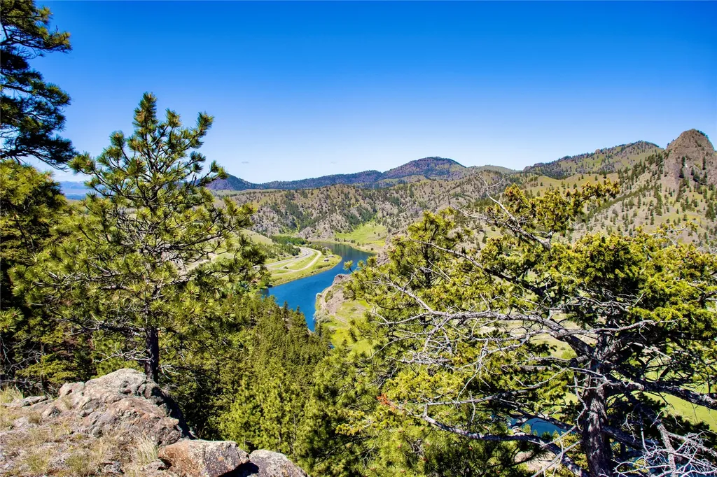 Tbd Novak Creek Lane Cascade MT 59421