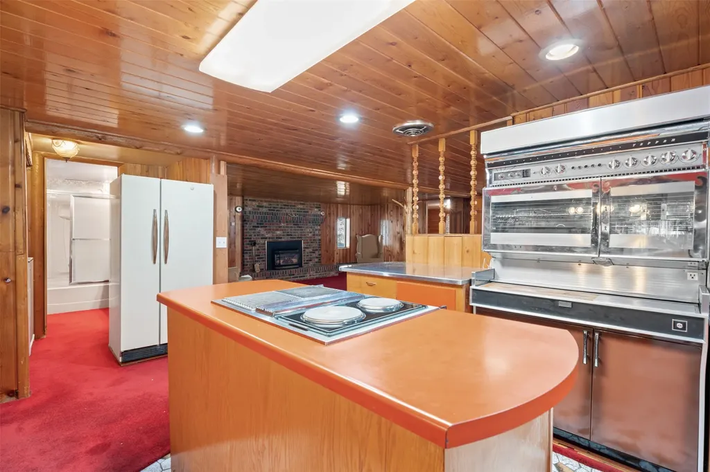 1936 East Fork Road Sula MT 59871