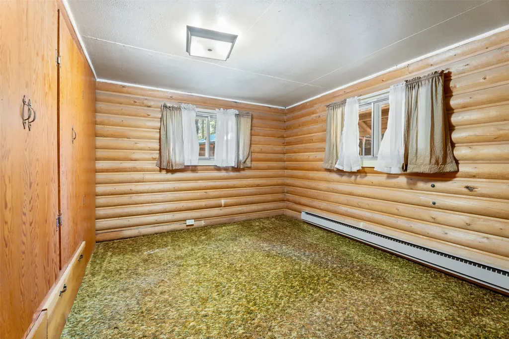 1936 East Fork Road Sula MT 59871