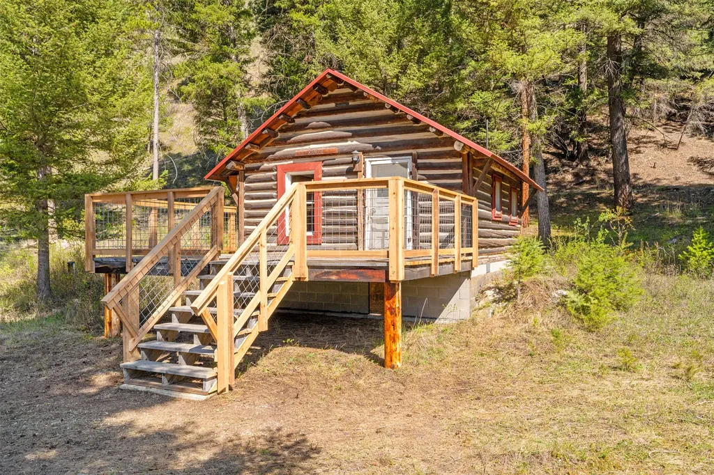 1936 East Fork Road Sula MT 59871