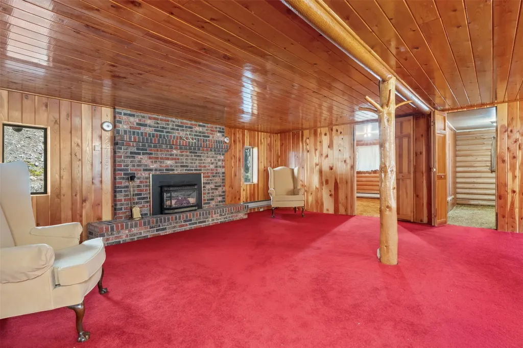 1936 East Fork Road Sula MT 59871