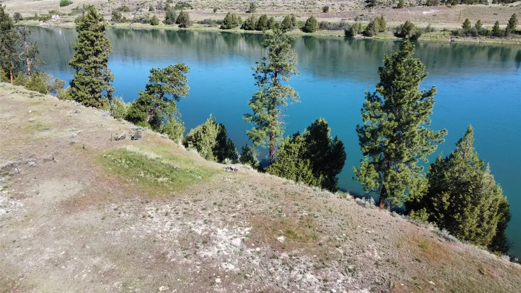 23 Happys Way Plains MT 59859