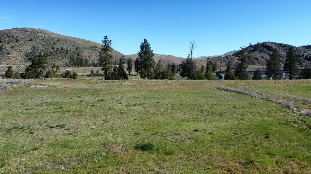 23 Happys Way Plains MT 59859