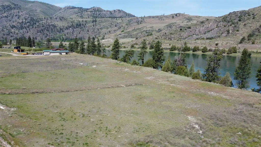 23 Happys Way Plains MT 59859