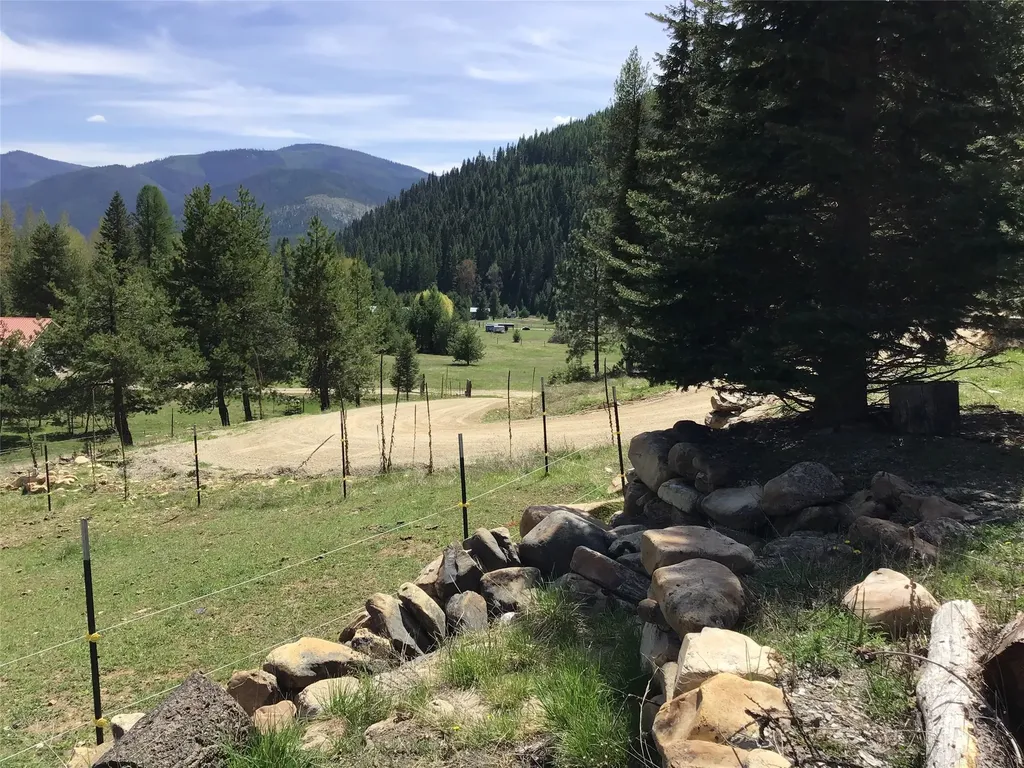 360 Valley Drive De Borgia MT 59830