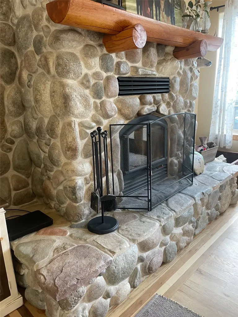 6961 Mount Highway 200 Plains MT 59859