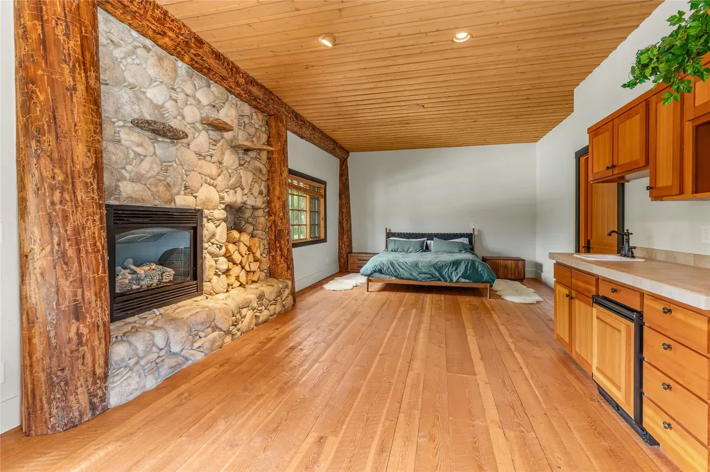 81 And 83 Bell Crossing W Stevensville MT 59870