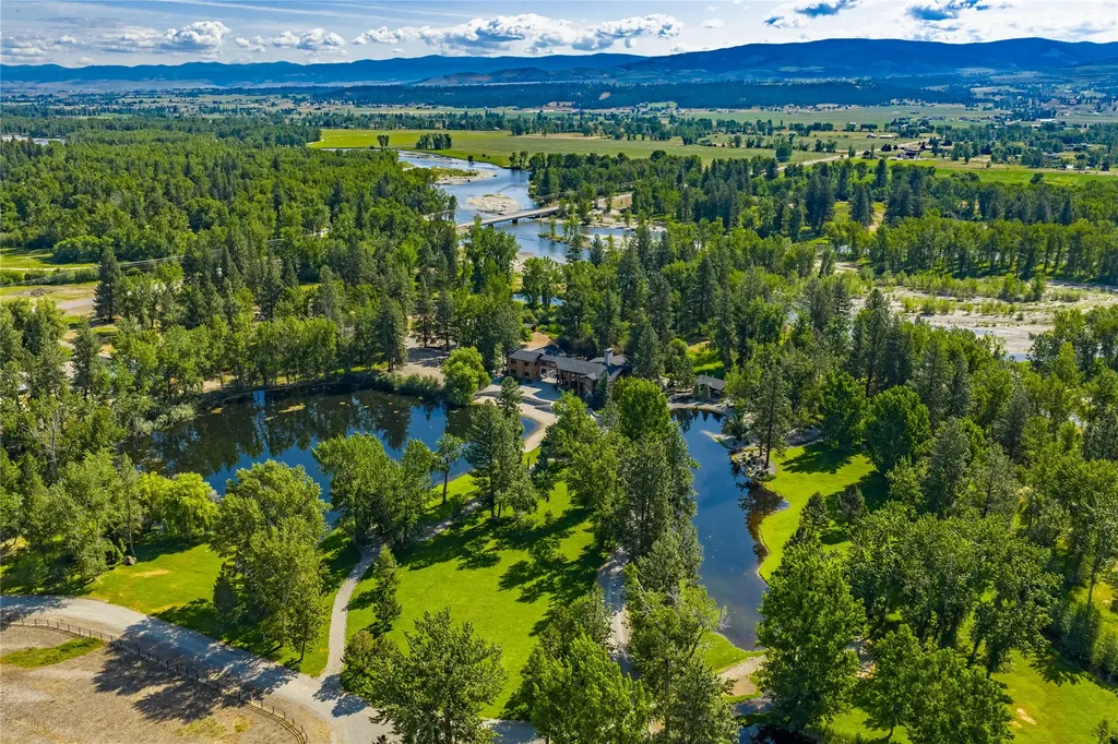 81 And 83 Bell Crossing W Stevensville MT 59870