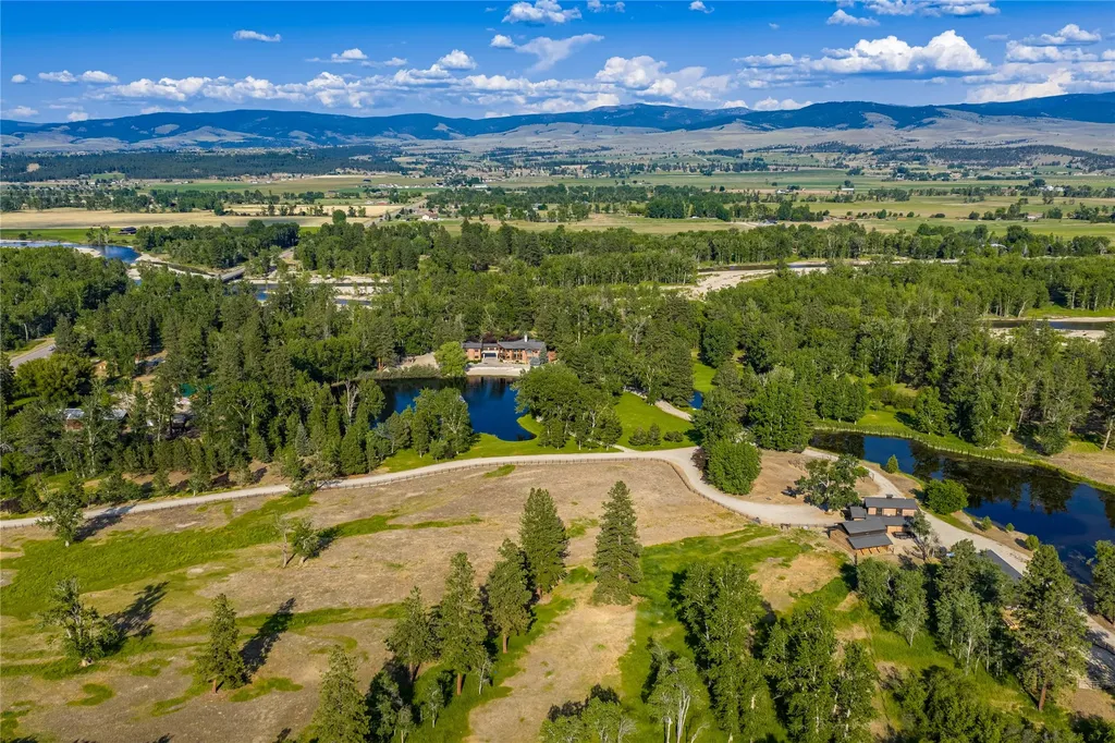 81 And 83 Bell Crossing W Stevensville MT 59870