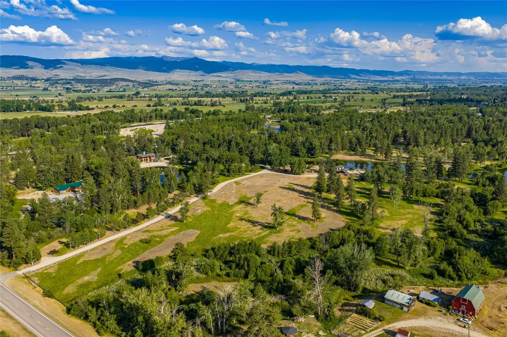 81 And 83 Bell Crossing W Stevensville MT 59870
