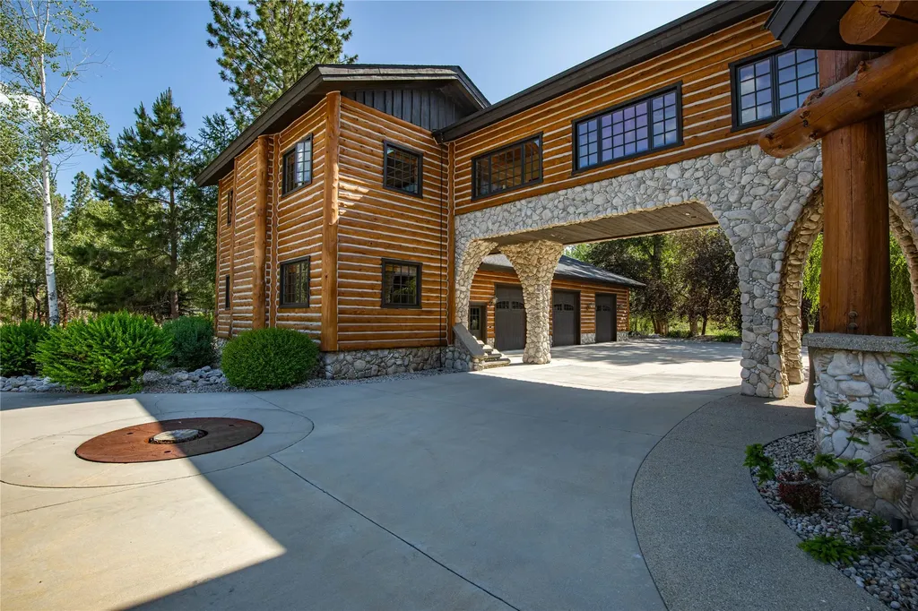 81 And 83 Bell Crossing W Stevensville MT 59870