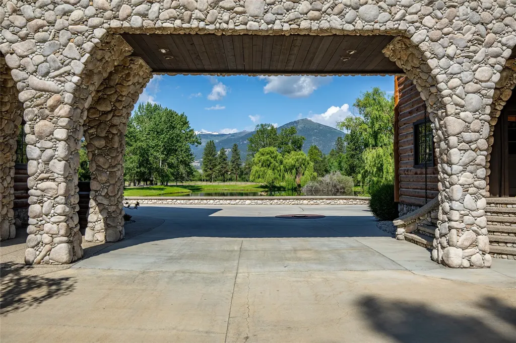 81 And 83 Bell Crossing W Stevensville MT 59870
