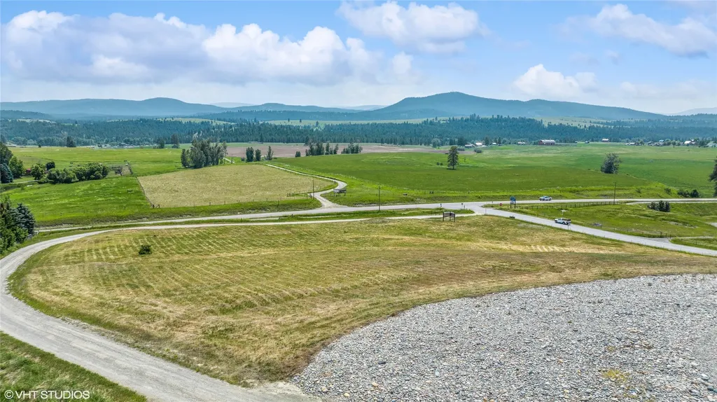 19 Hilltop Road Eureka MT 59917