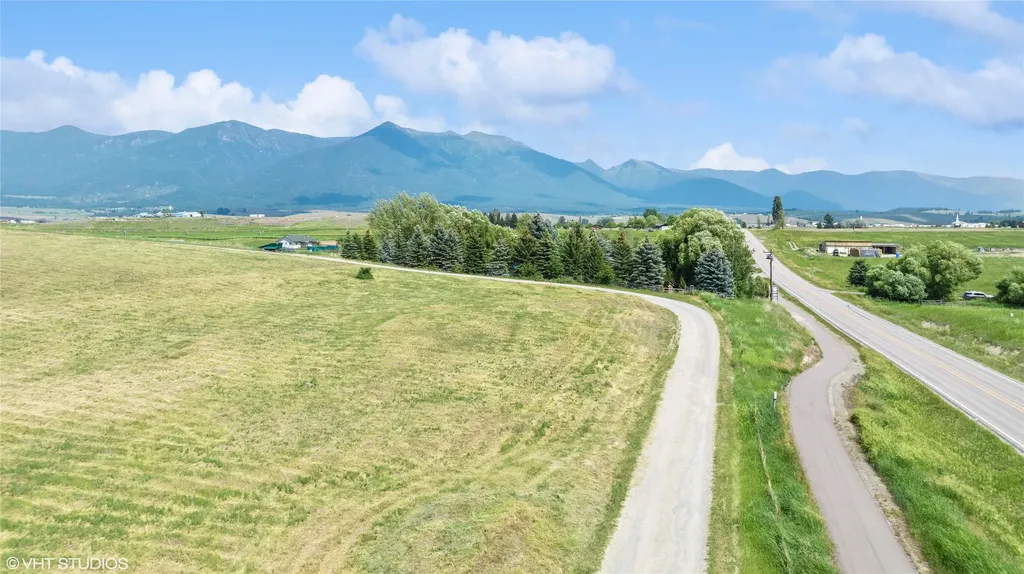 19 Hilltop Road Eureka MT 59917