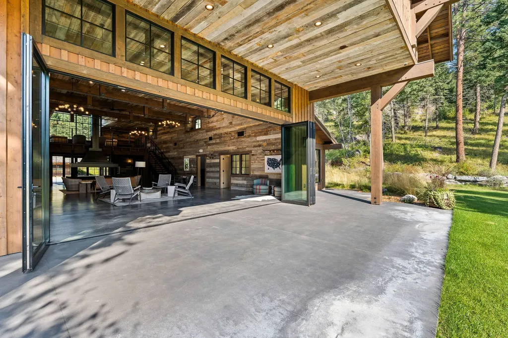 631 Saddlehorn Trail Bigfork MT 59911