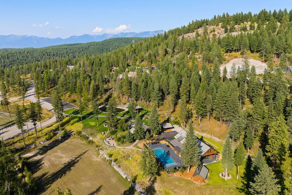 631 Saddlehorn Trail Bigfork MT 59911