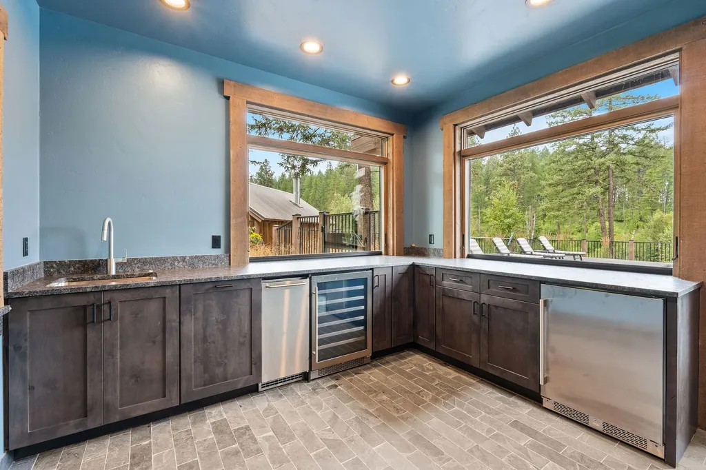 631 Saddlehorn Trail Bigfork MT 59911
