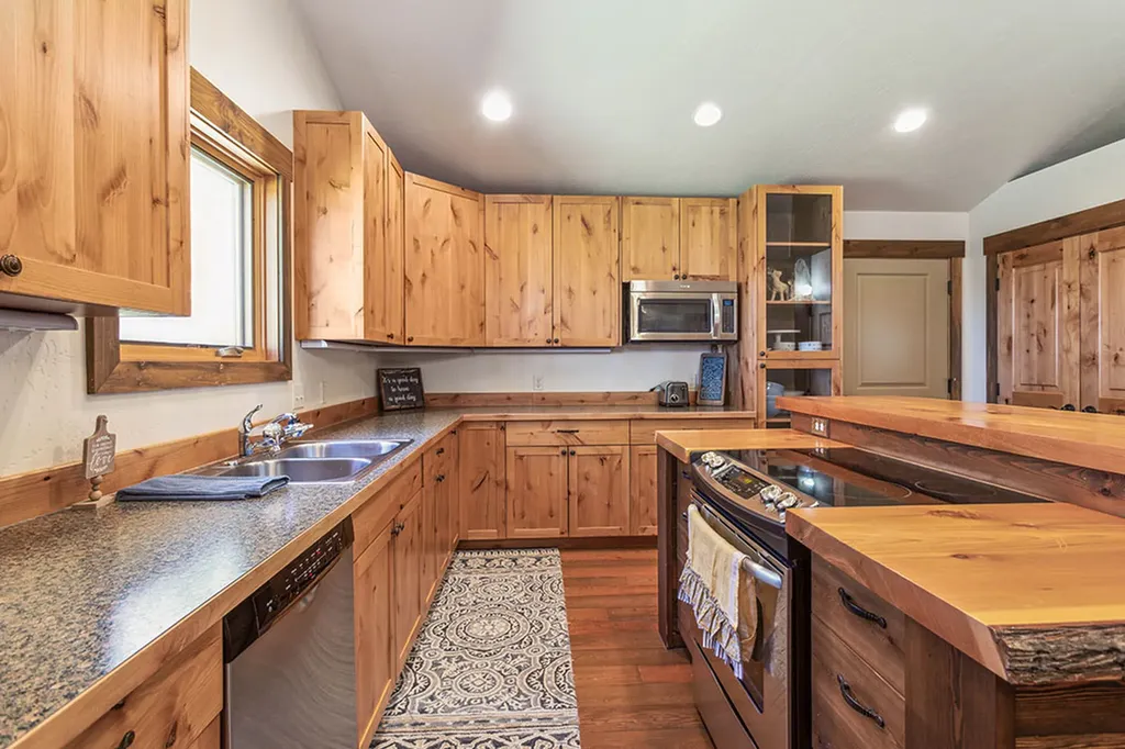 560 Windfield Lane Columbia Falls MT 59912