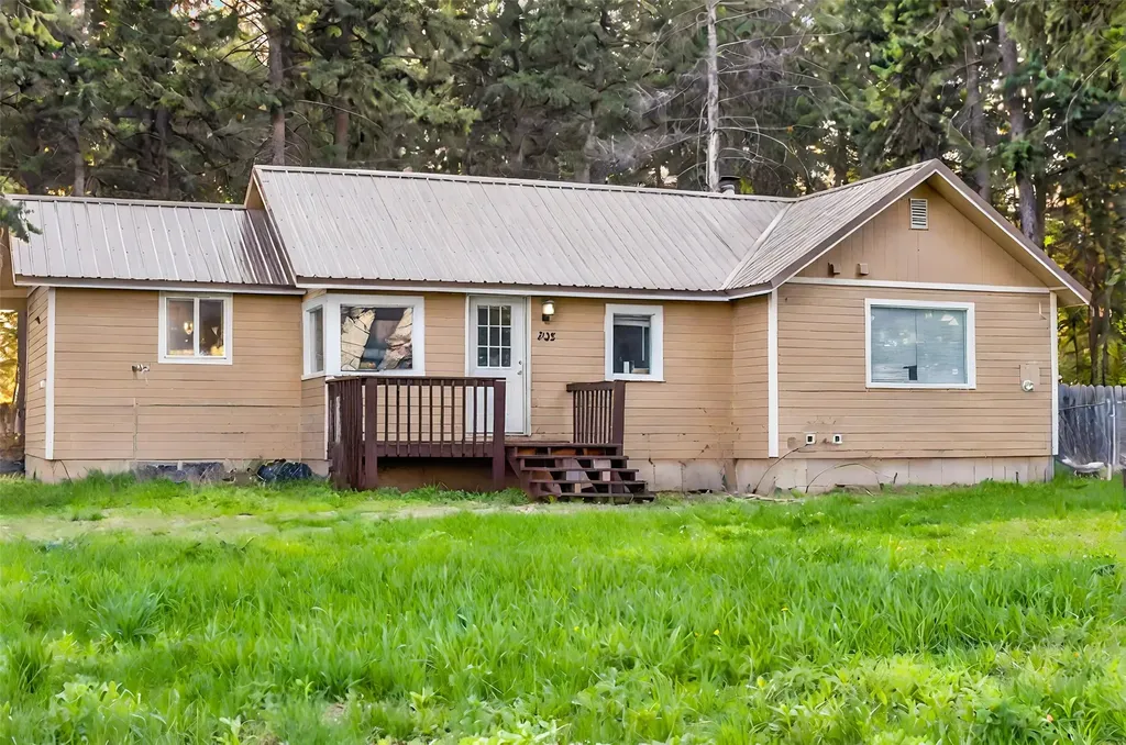 305 Narrow Way Columbia Falls MT 59912