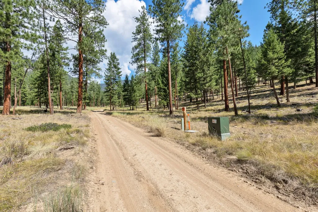 13902 Highland Trail Alberton MT 59820