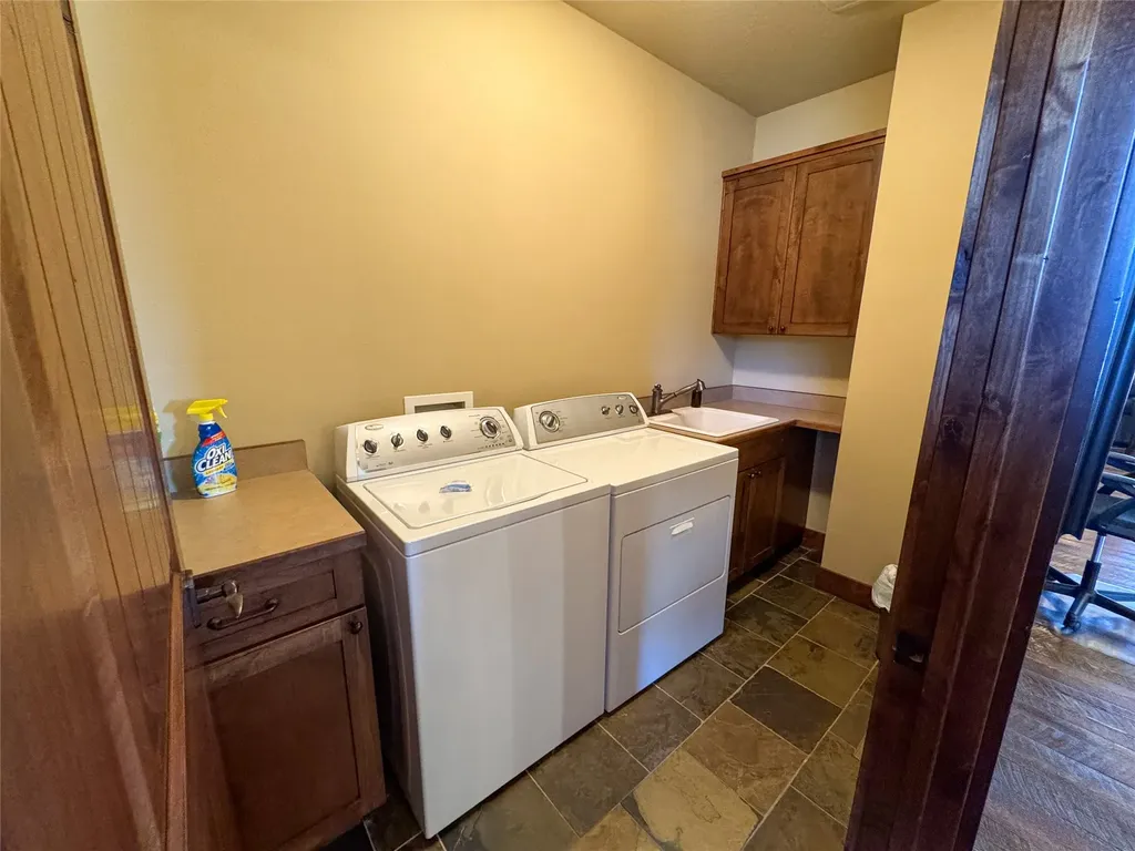 100 Snowberry Path Melrose MT 59743