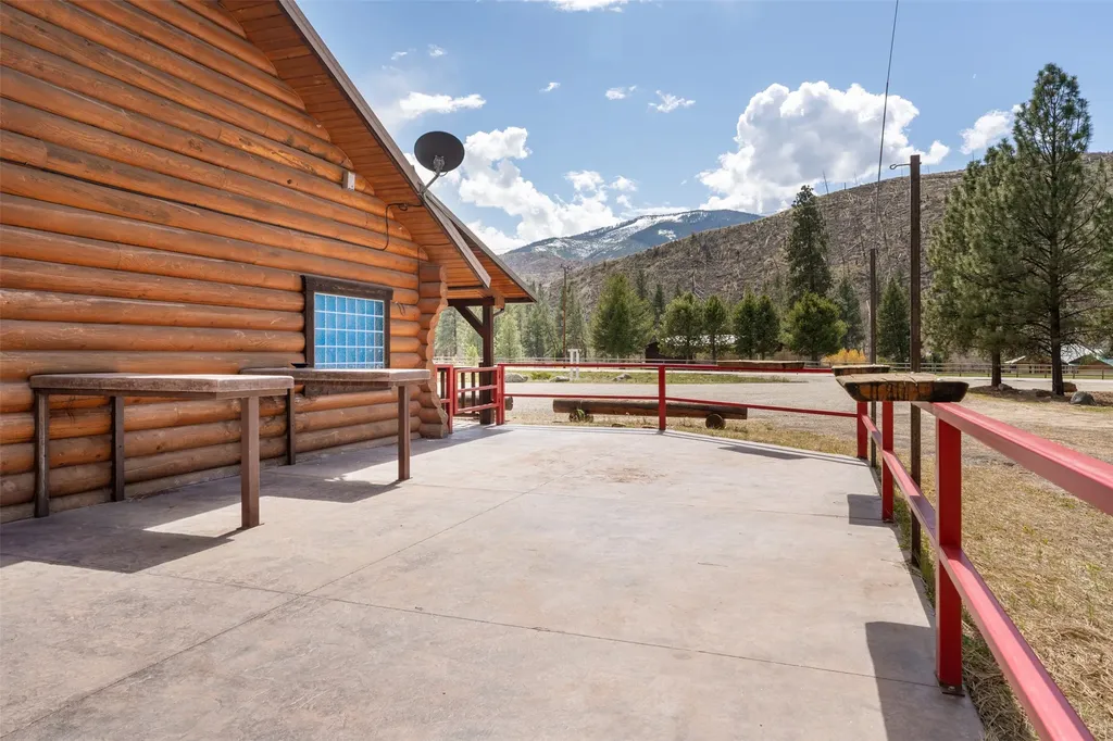 5388 Us Highway 93 S Conner MT 59827