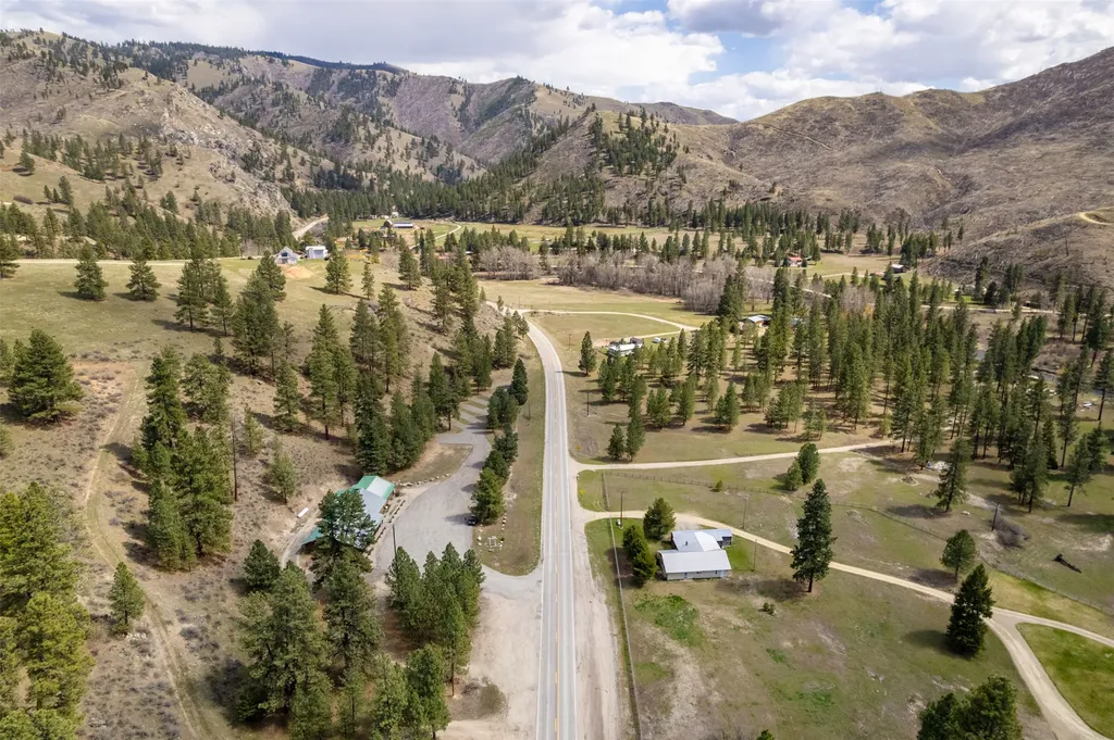 5388 Us Highway 93 S Conner MT 59827