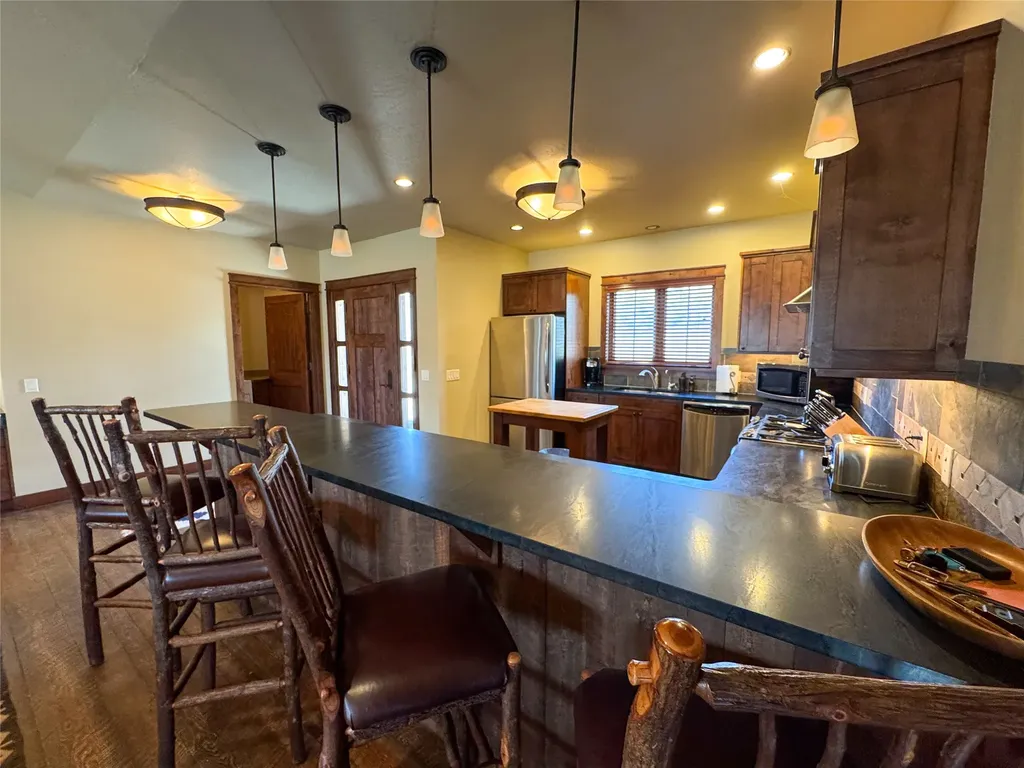 100 Snowberry Path Melrose MT 59743