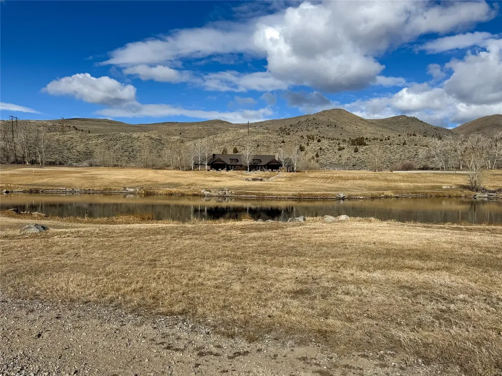 100 Snowberry Path Melrose MT 59743