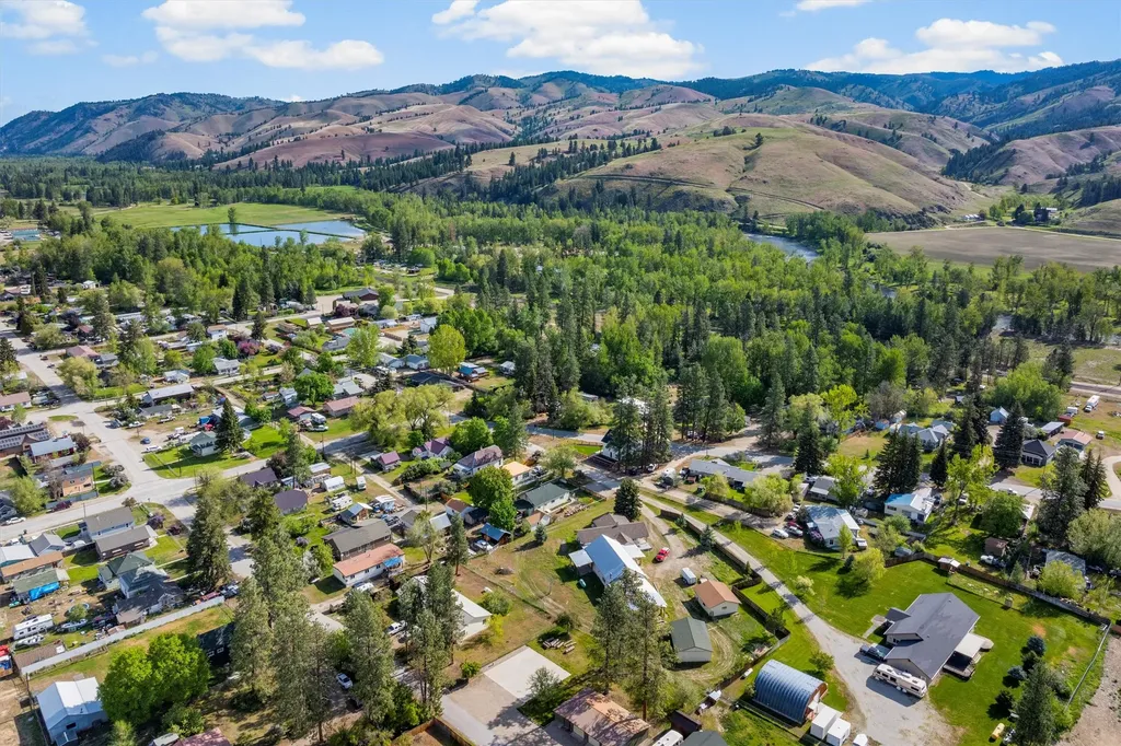 212 Water Way Darby MT 59829