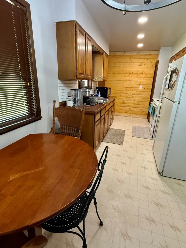 12437 Us Highway 2 Troy MT 59935