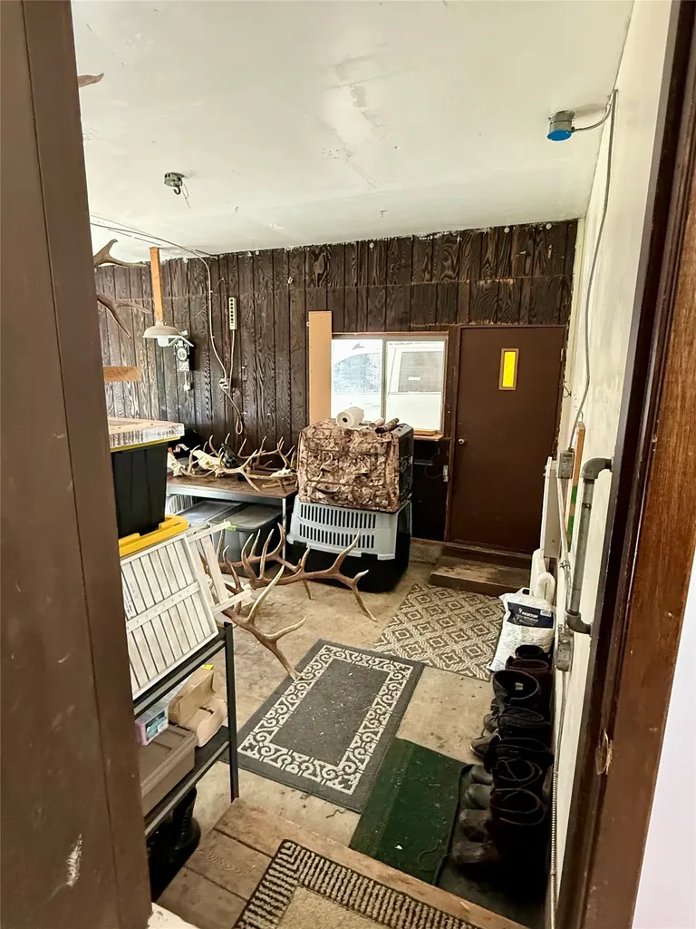 12437 Us Highway 2 Troy MT 59935