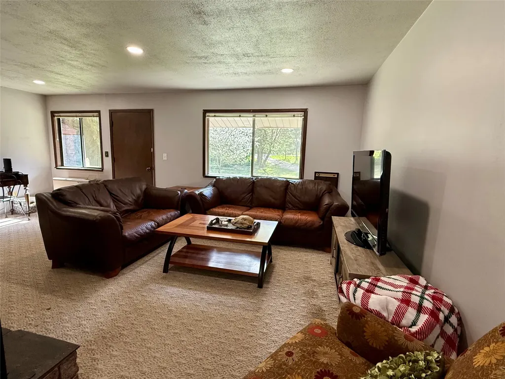 12437 Us Highway 2 Troy MT 59935