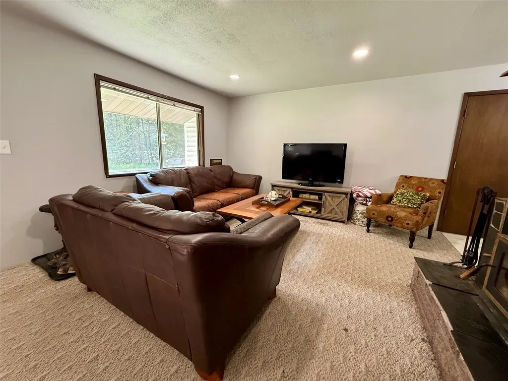 12437 Us Highway 2 Troy MT 59935