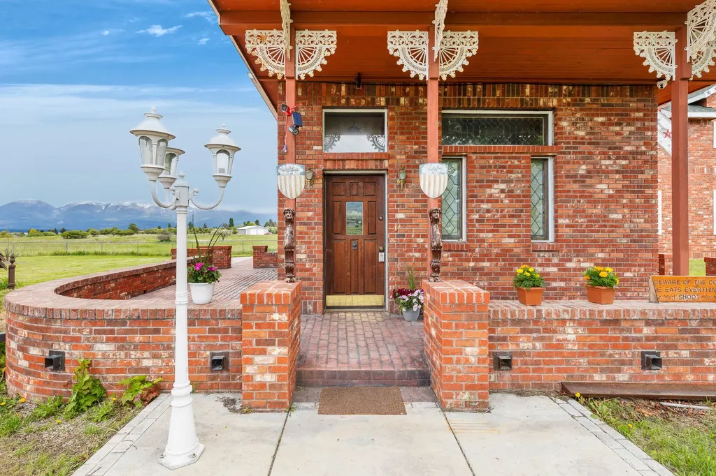 33562 Fox Road Polson MT 59860