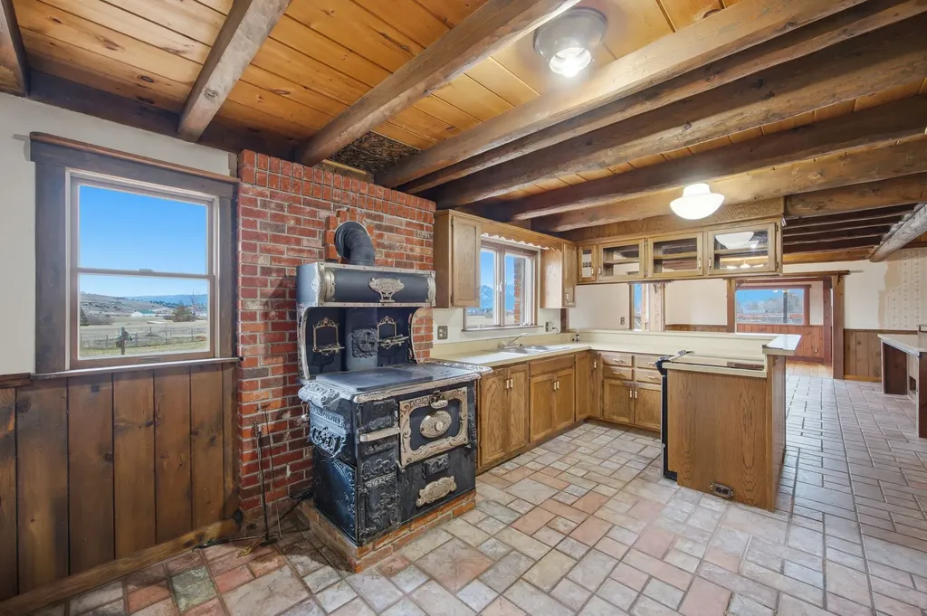 33562 Fox Road Polson MT 59860