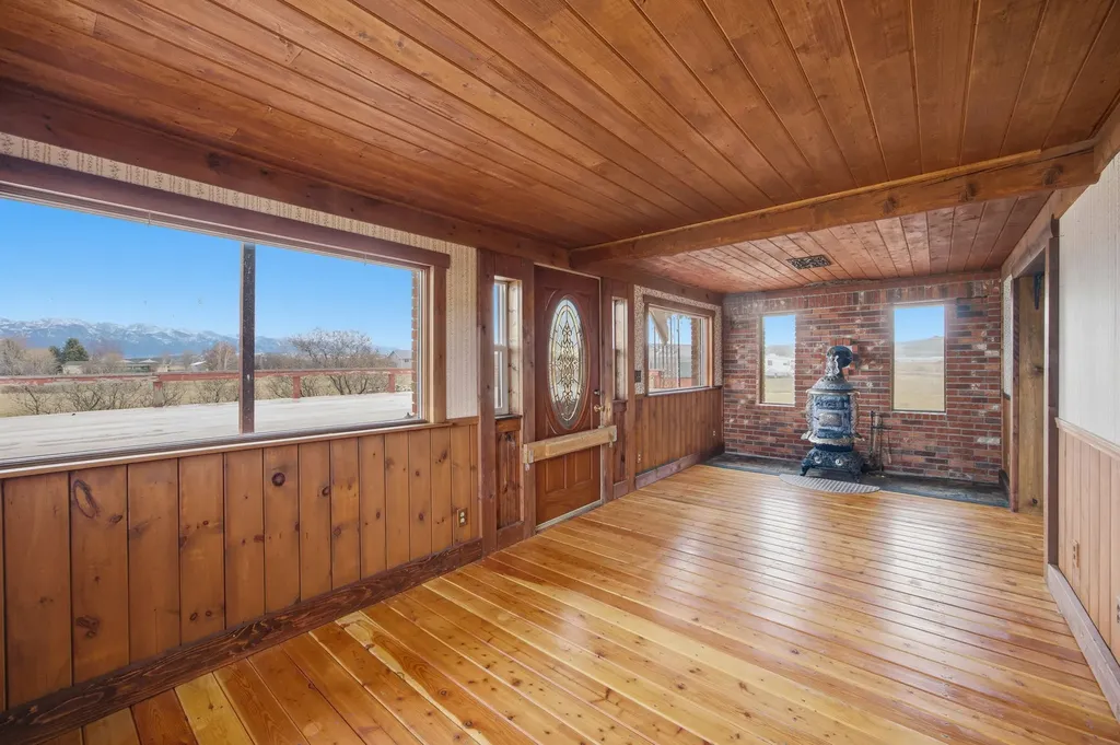 33562 Fox Road Polson MT 59860