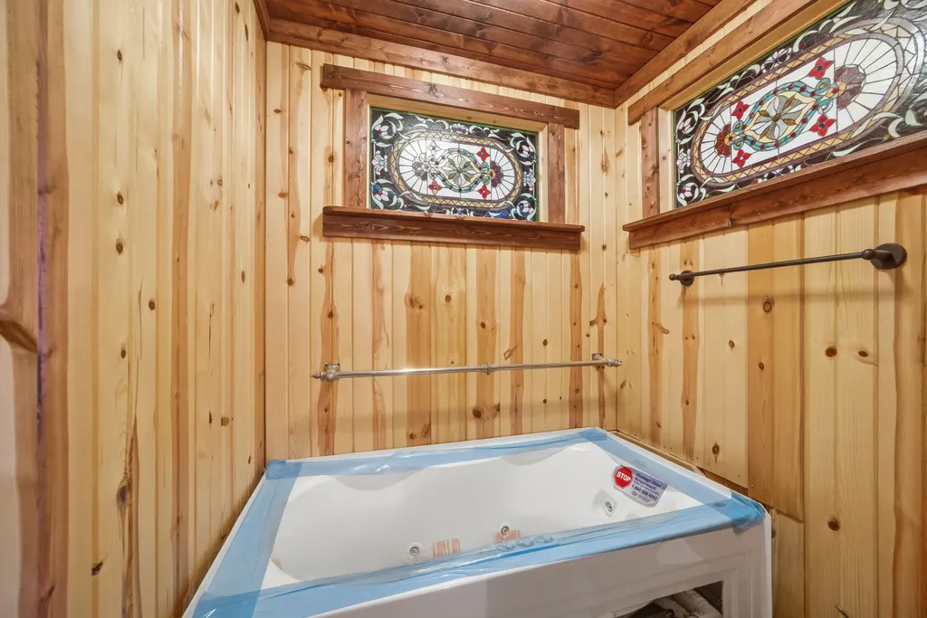 33562 Fox Road Polson MT 59860