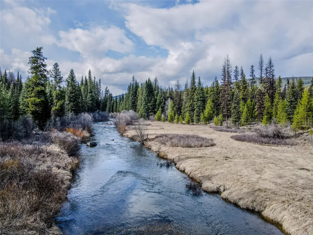 1656 N Fork Yaak Road Troy MT 59935