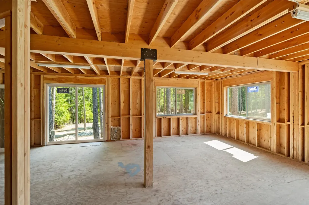 8556 Yaak River Road Troy MT 59935
