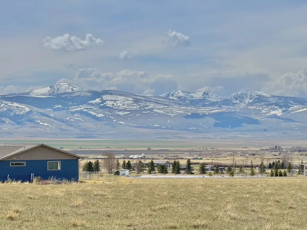 Lot 11 4th Avenue SE White Sulphur Springs MT 59645
