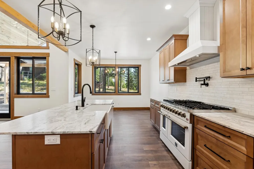 316 Spurwing Loop Lakeside MT 59922